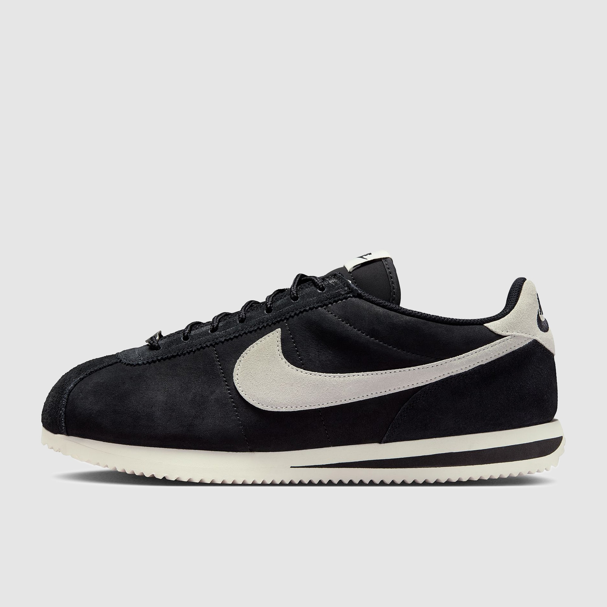 nike nylon cortez shoes