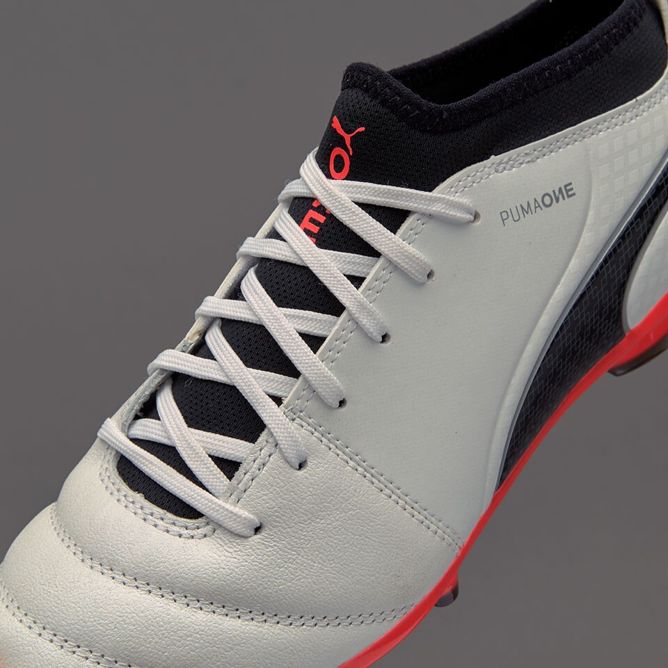 Оне 17. Puma one 17.1 - Puma White/Black/fiery Coral/Silver.