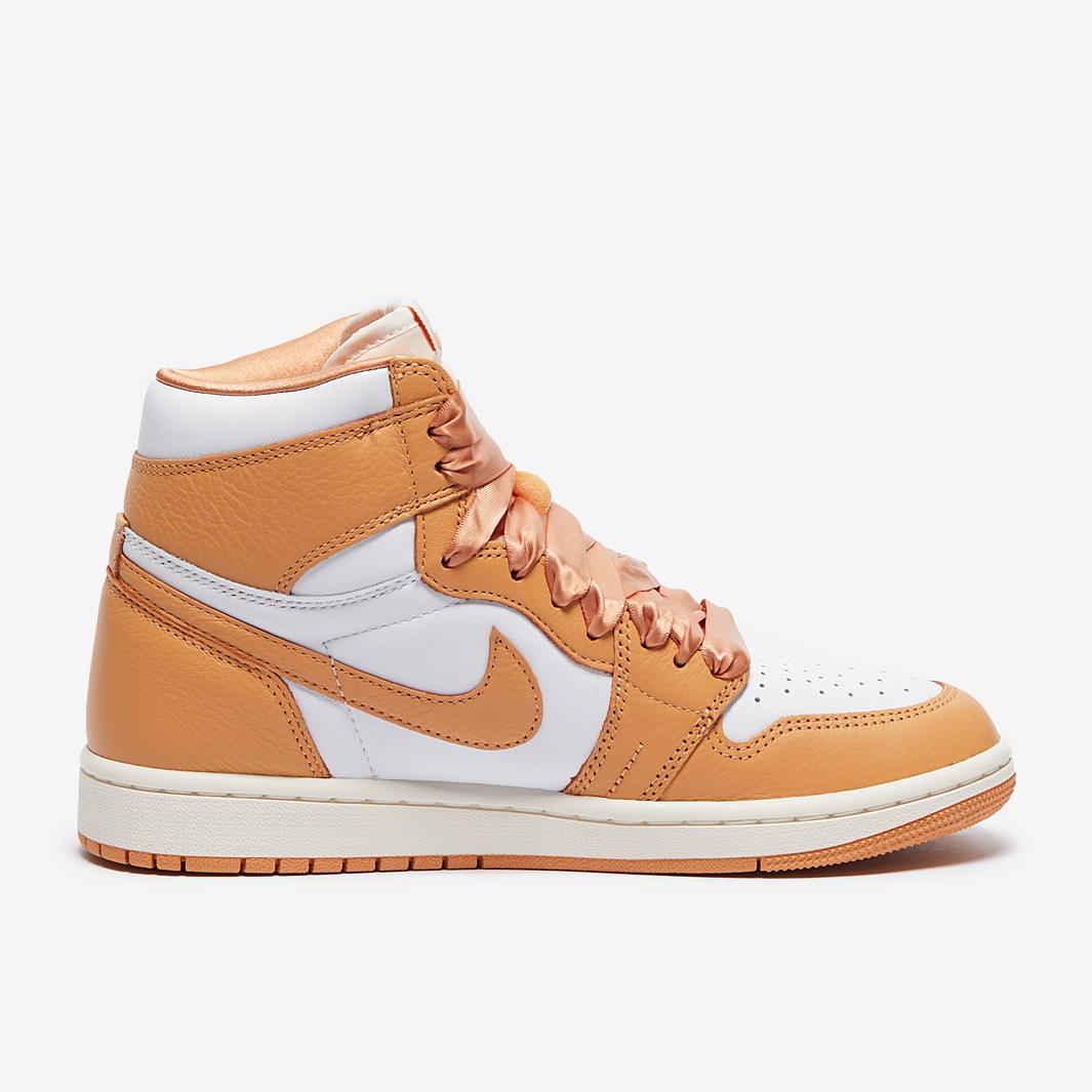 tan jordan retro 1