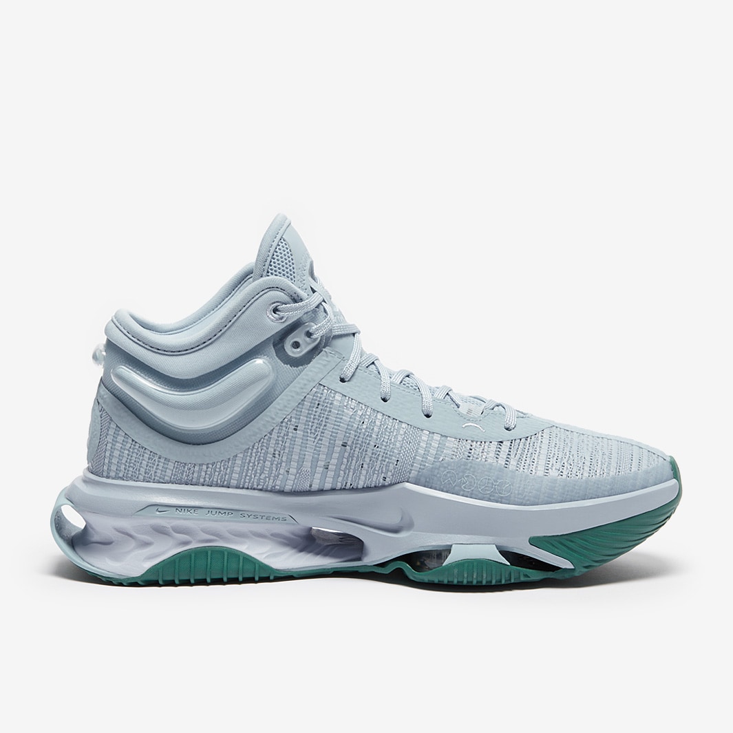 light nike basketball shoes