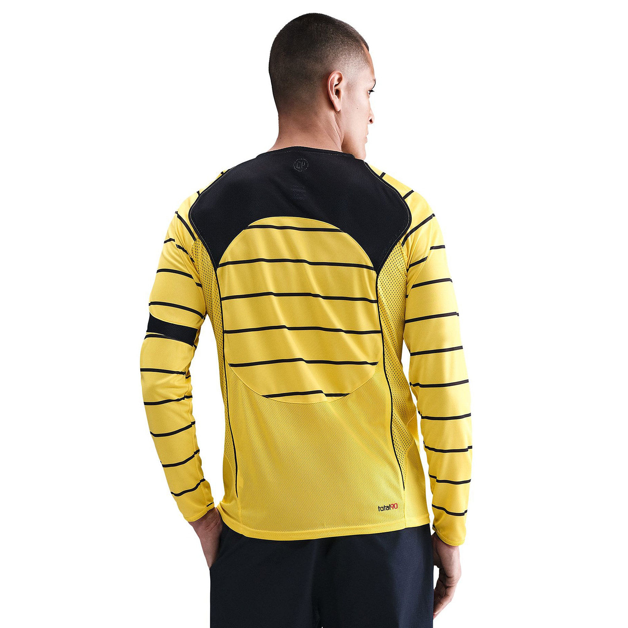 yellow and black nike t shirt