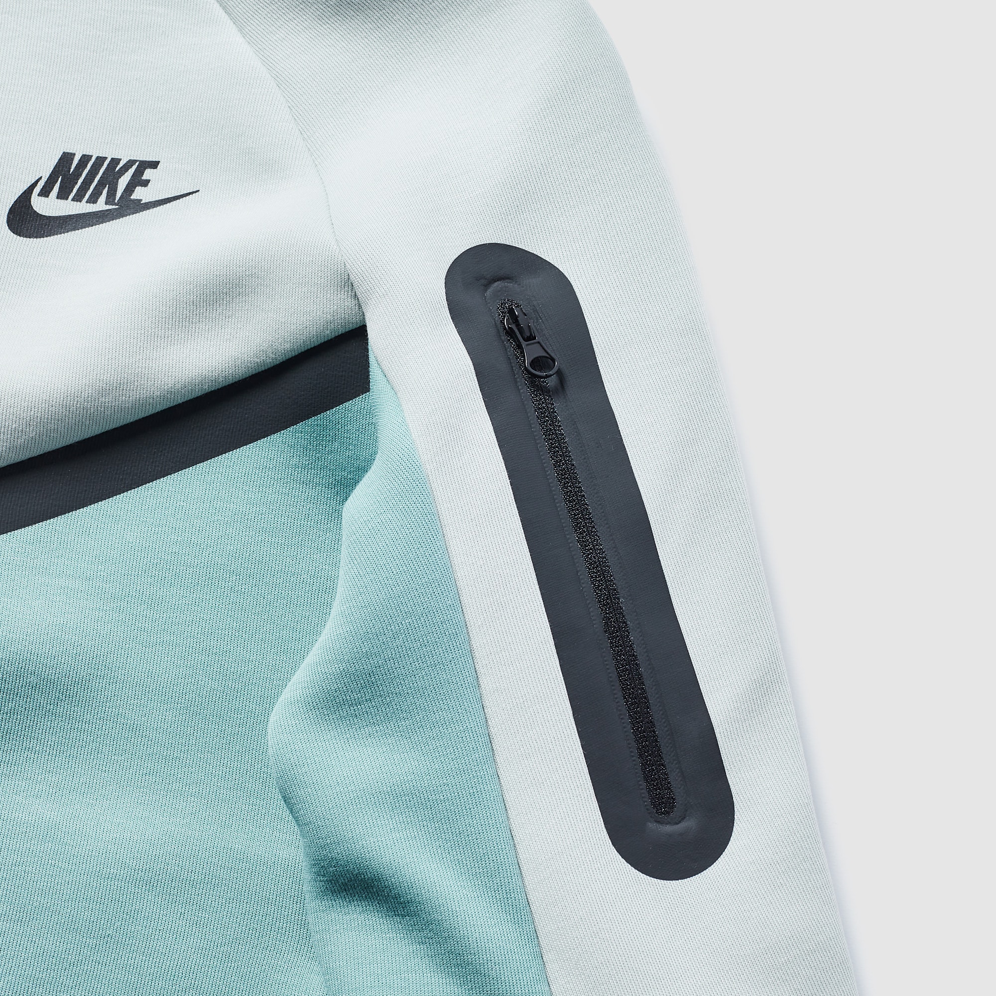 white nike tech fleece tracksuit