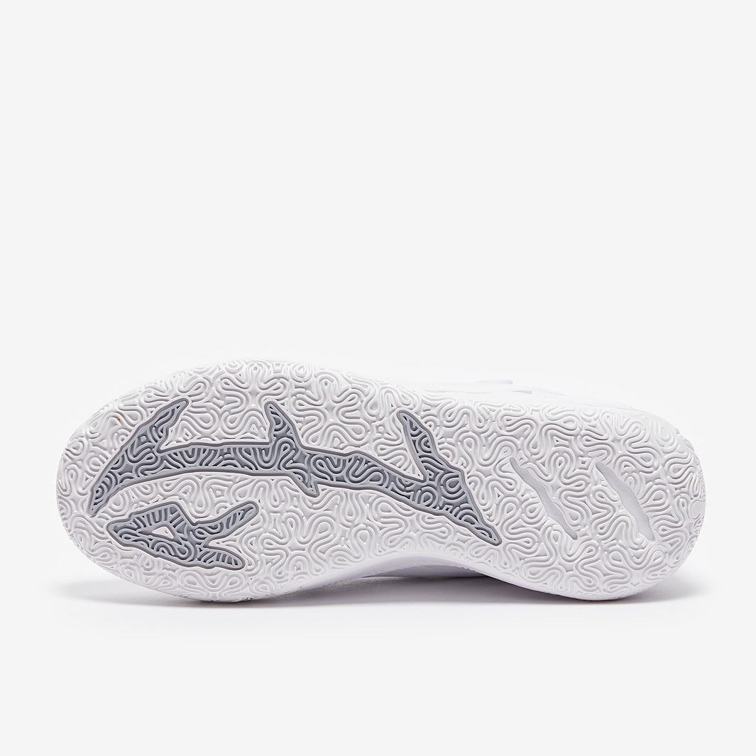 all white puma basketball shoes