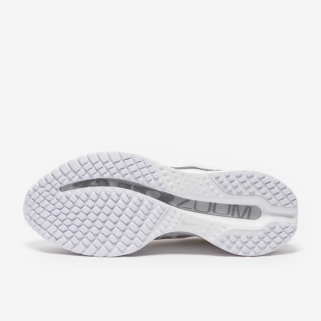 nike odyssey react flyknit 2 vs pegasus 35