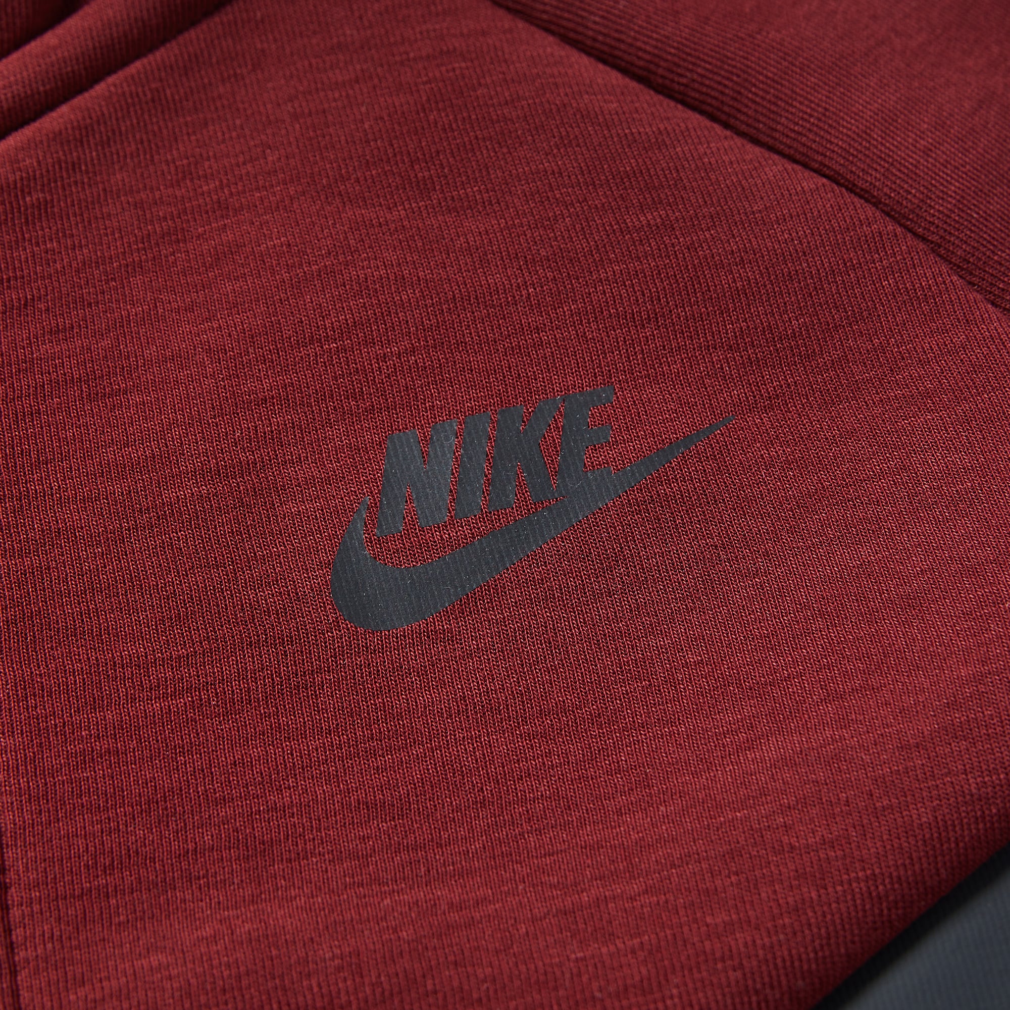 maroon nike tech
