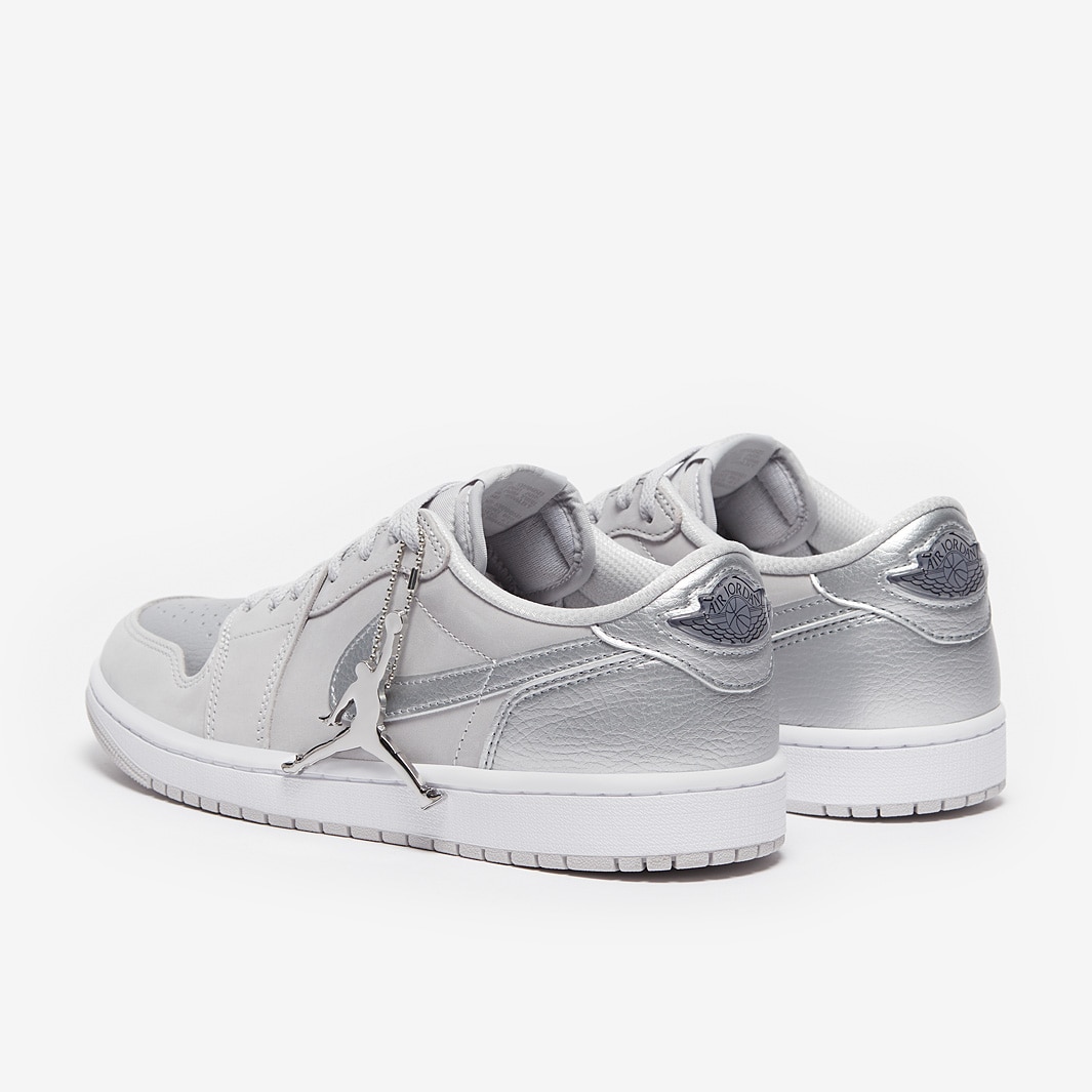 jordan 1 low neutral grey outfit