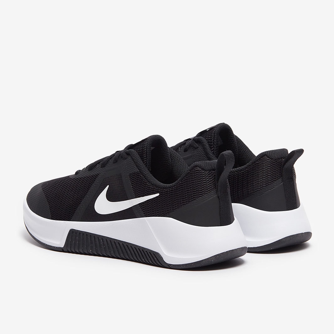 average price of nike trainers