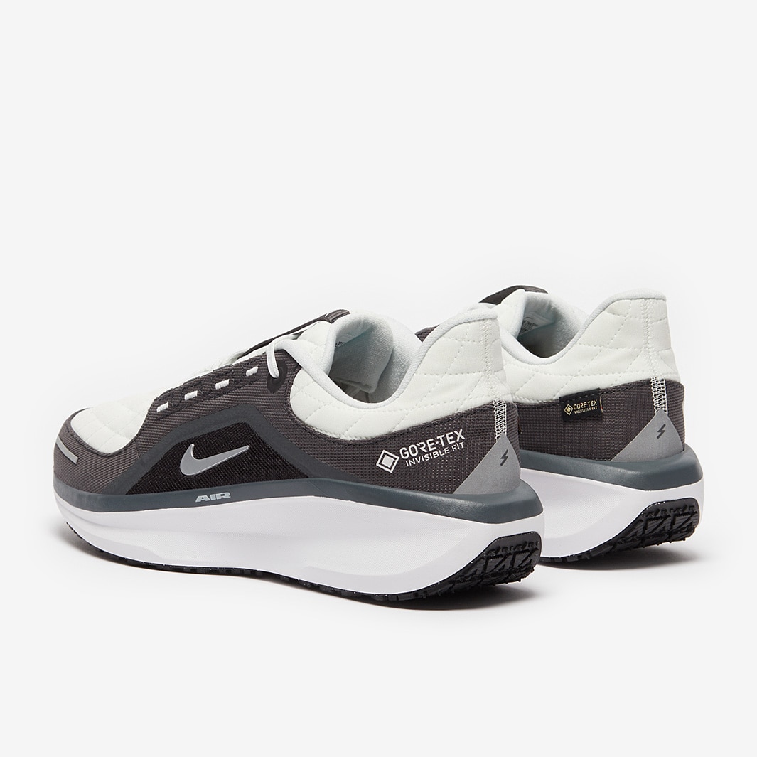 nike zoom gravity vs winflo 7