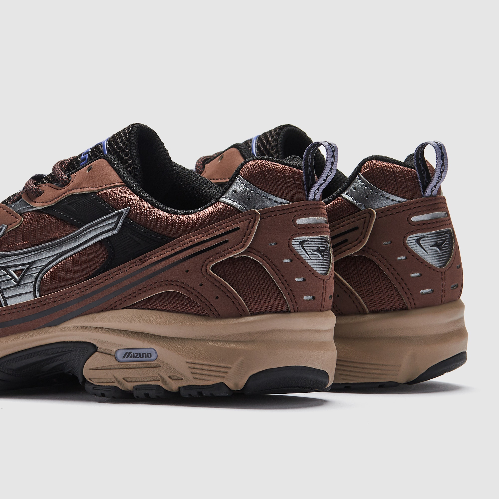 Mizuno MXR Tech - Chicory Coffee/Silver/Black - Trainers - Mens