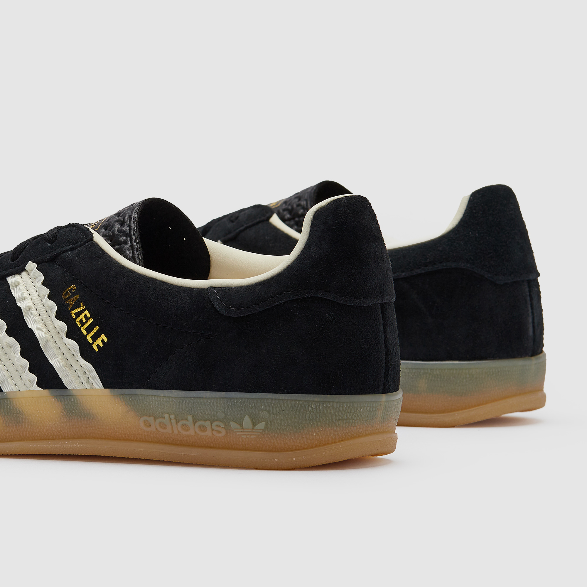 adidas gazelle silver green womens adidas GAZELLE LO PRO W core black/footwear white/gum [ONR41/JR8886] main image 1