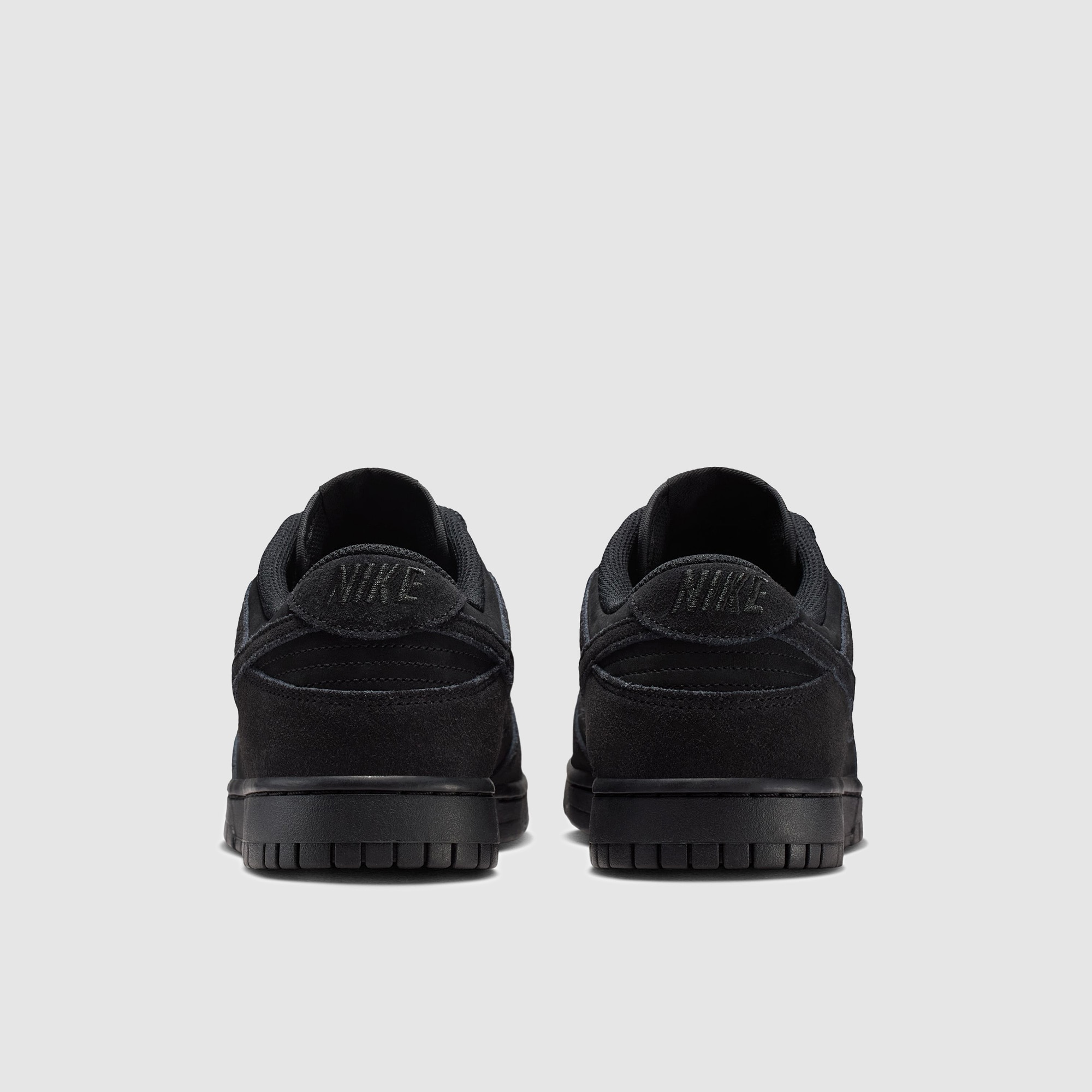 nike dunks low all black