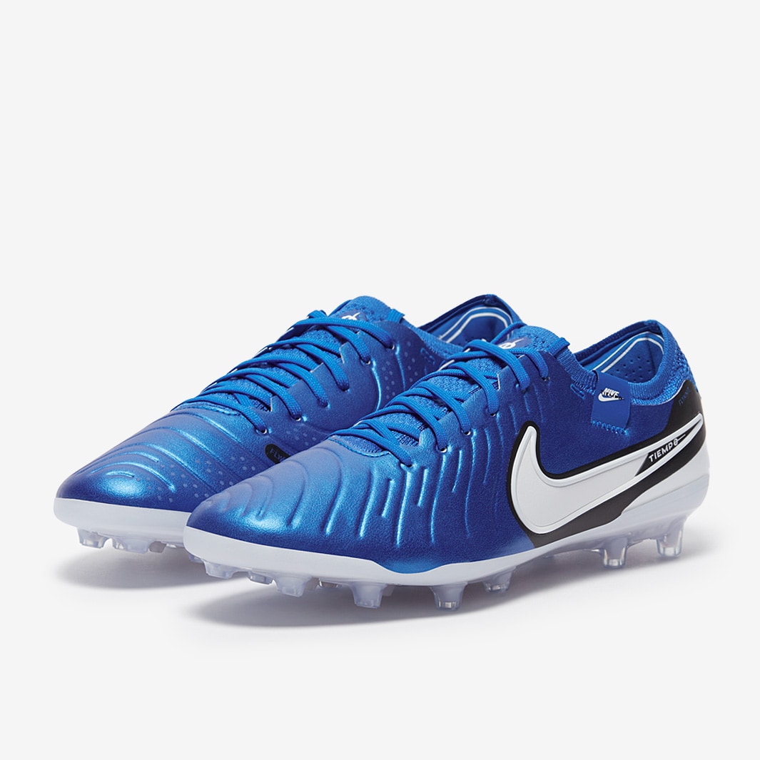 blue and white tiempo