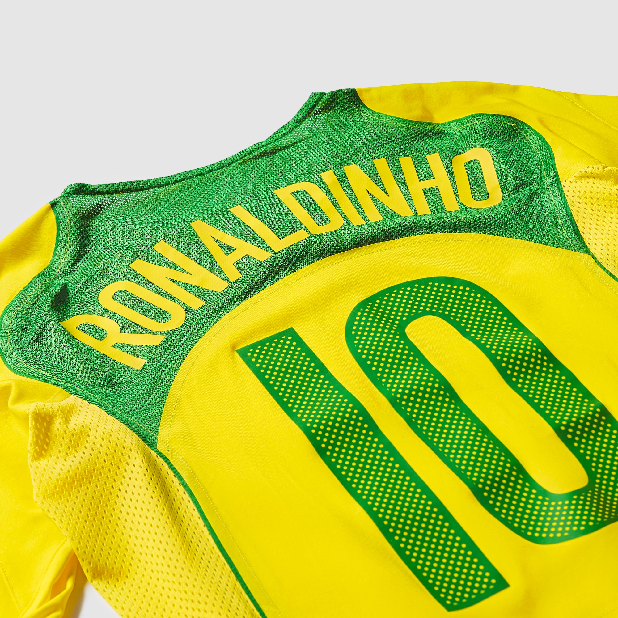 Nike Brazil 2004 Re-Issue Shirt With Ronaldinho 10 - Opti Yellow