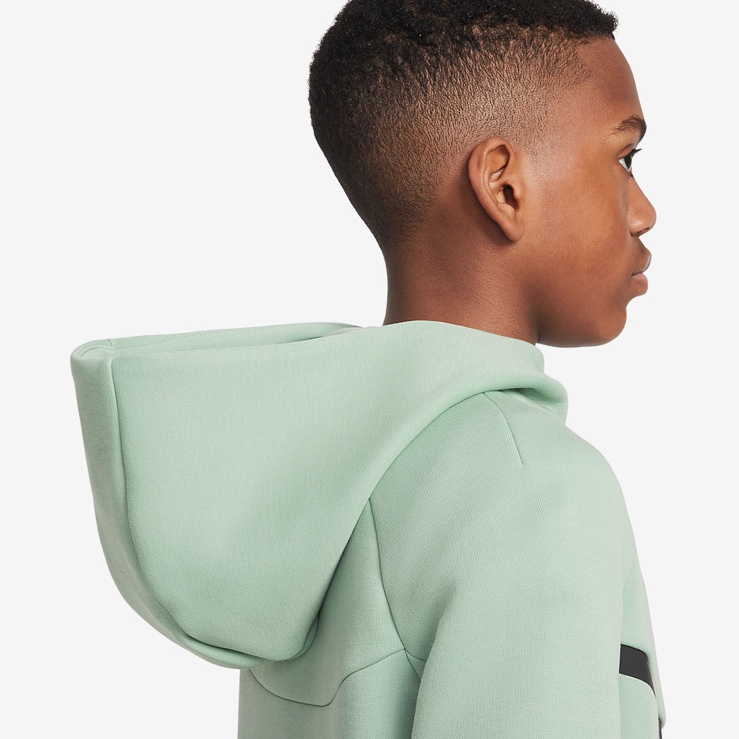 nike tech fleece pistachio frost