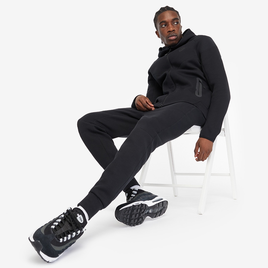nike tech fleece slim fit joggers black