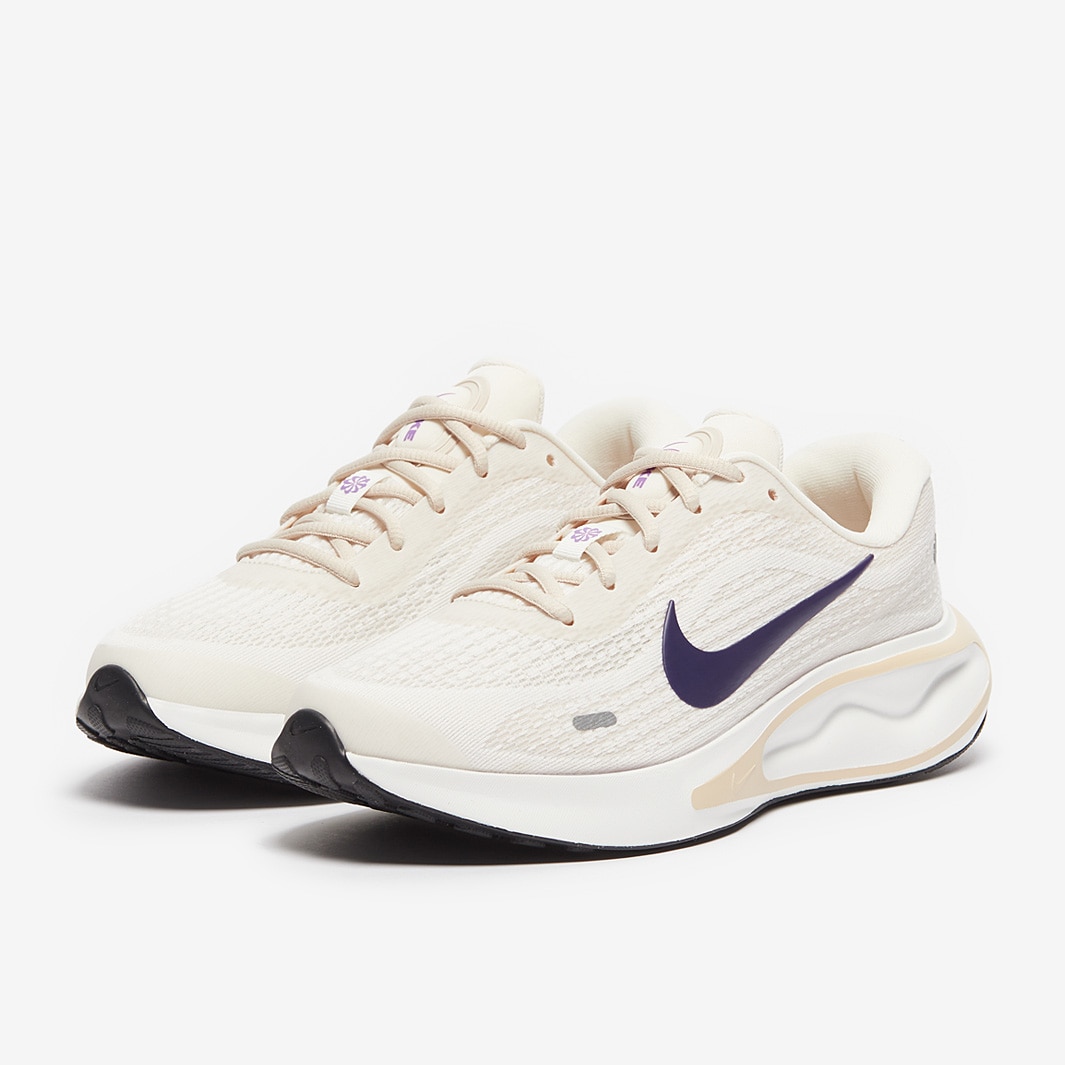 womens nike lightweight trainers