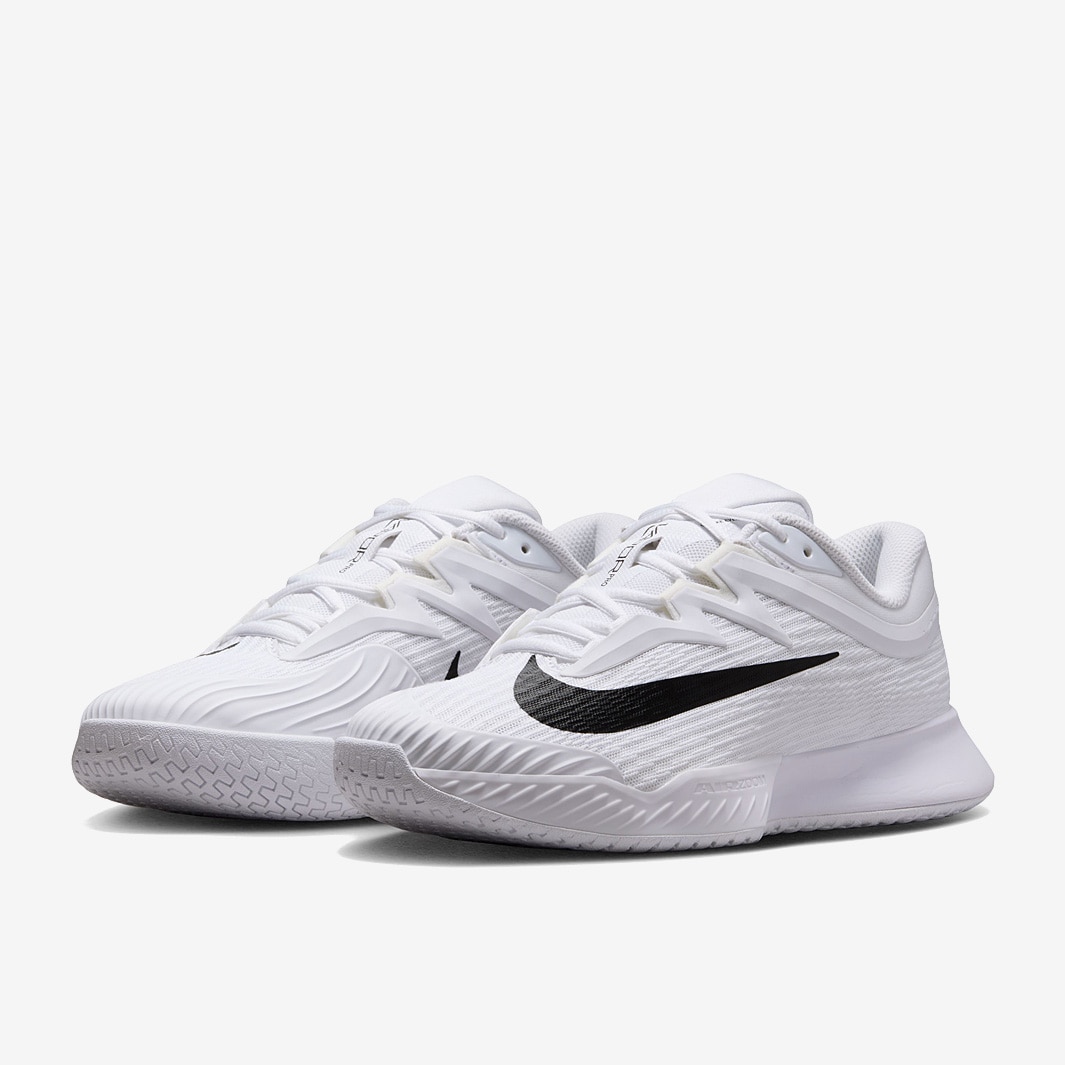 nike women's tennis shoes
