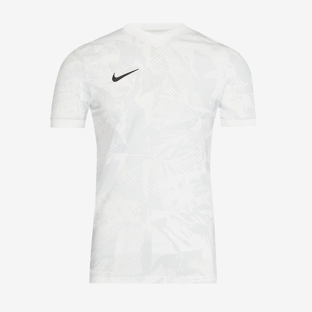 white nike soccer shirt