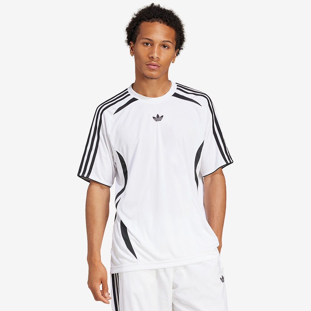 t shirt adidas nike