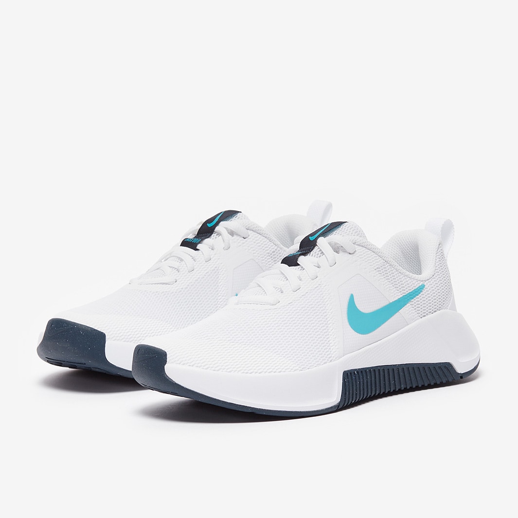 ladies nike gym shoes