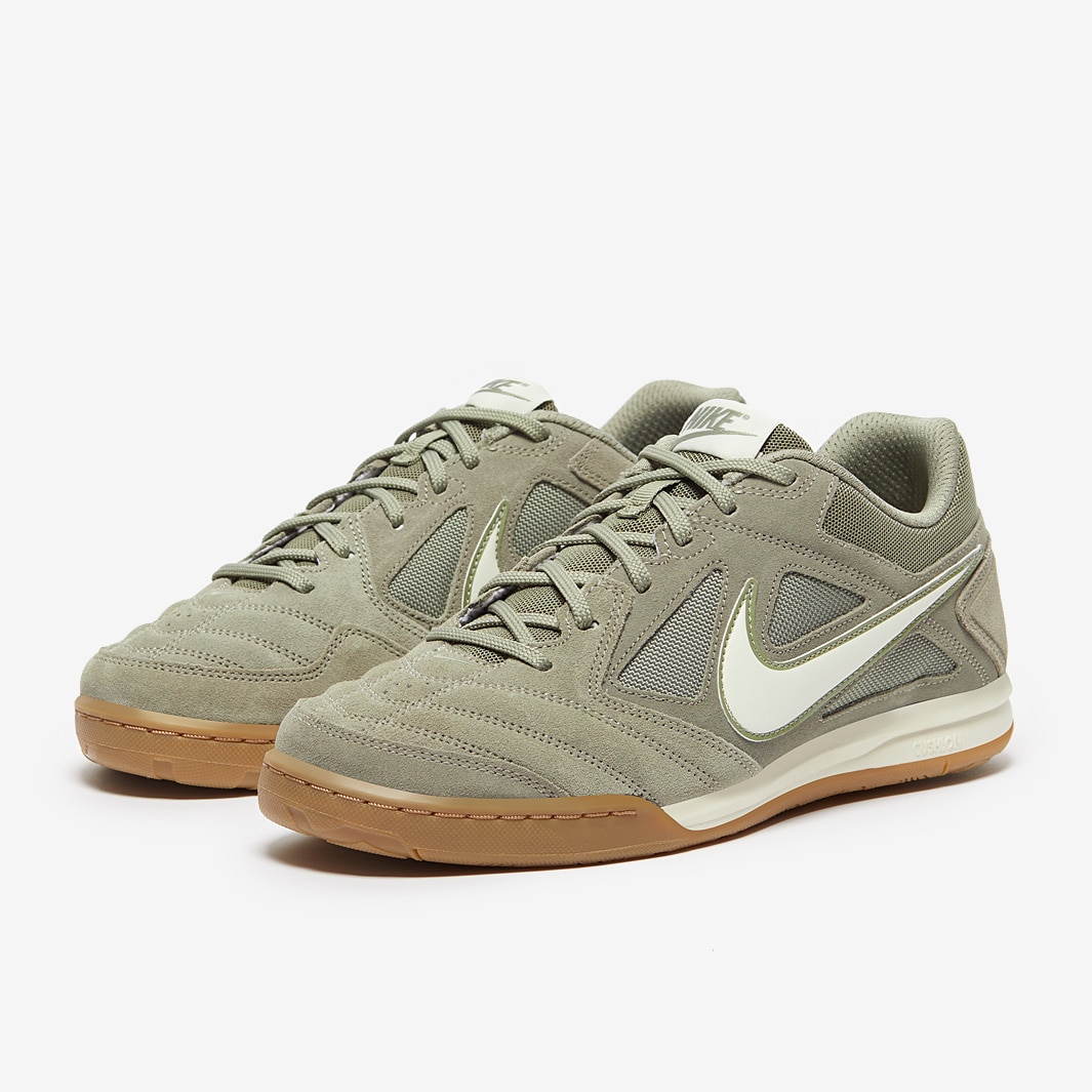 nike army colour shoes