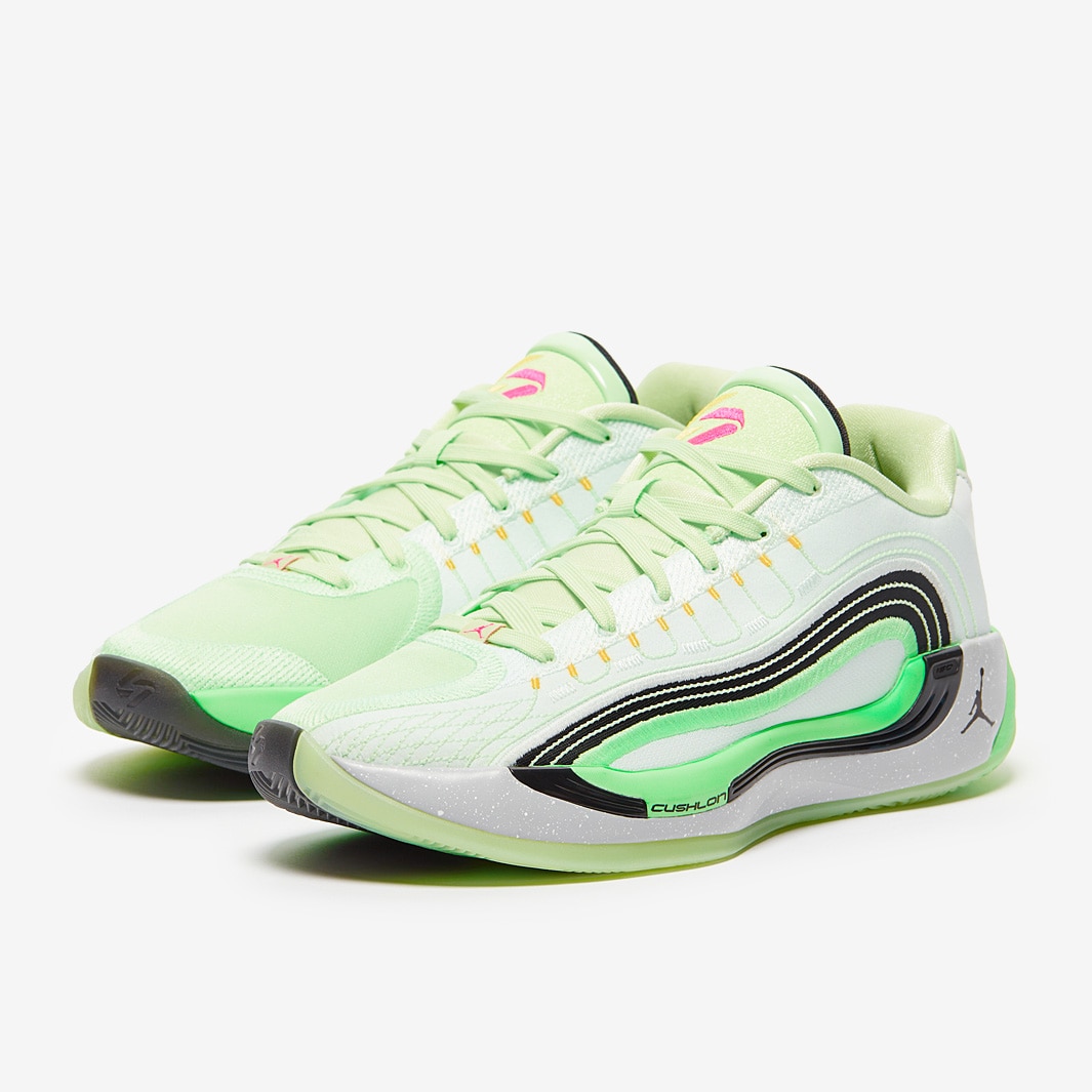 tennis shoes michael jordan