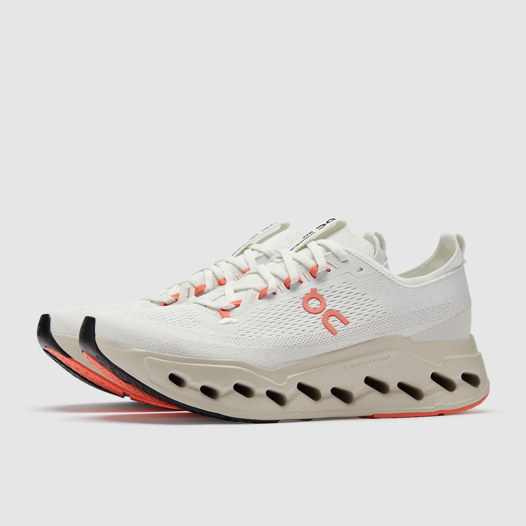 On Cloudsurfer Max Cream