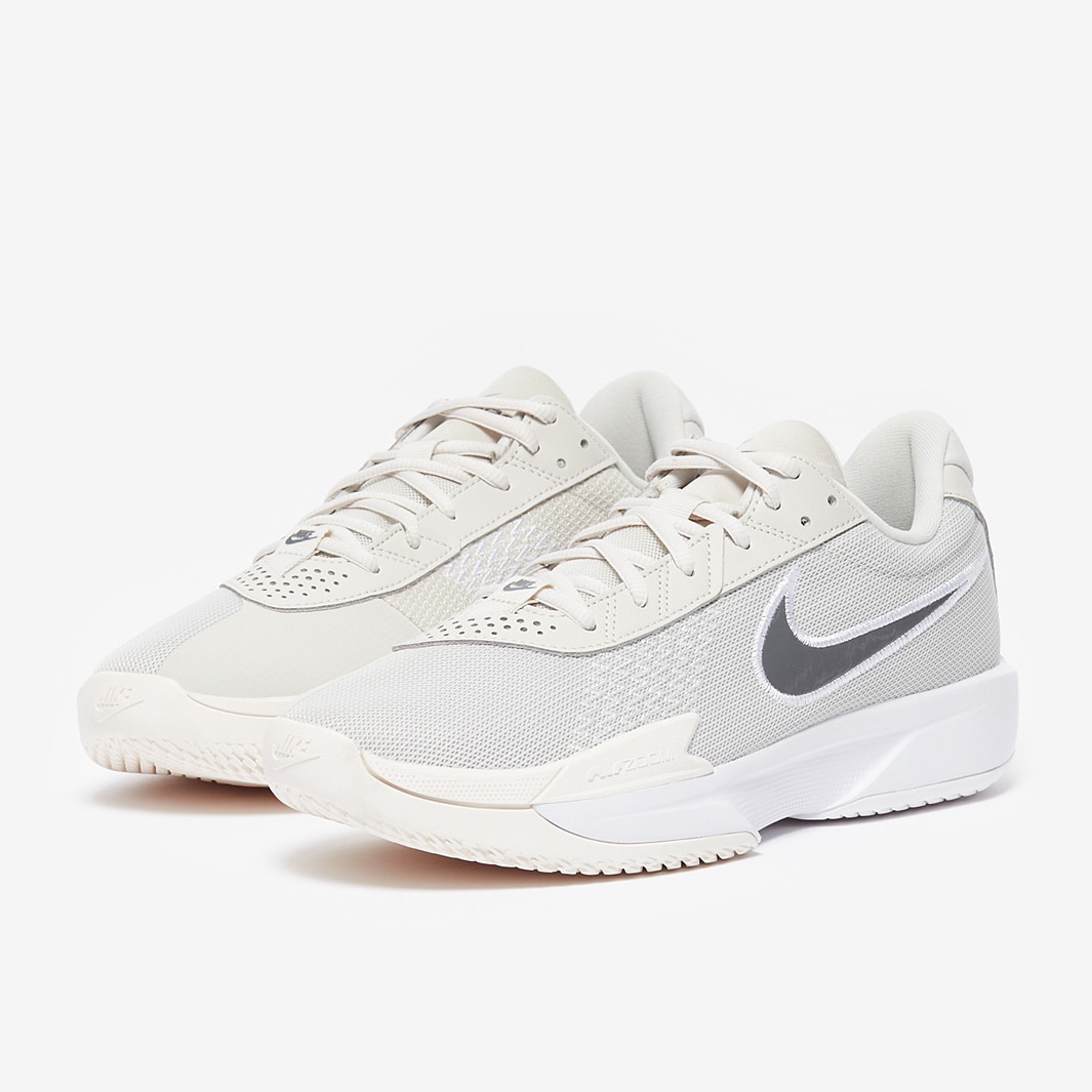 white nike shoes academy
