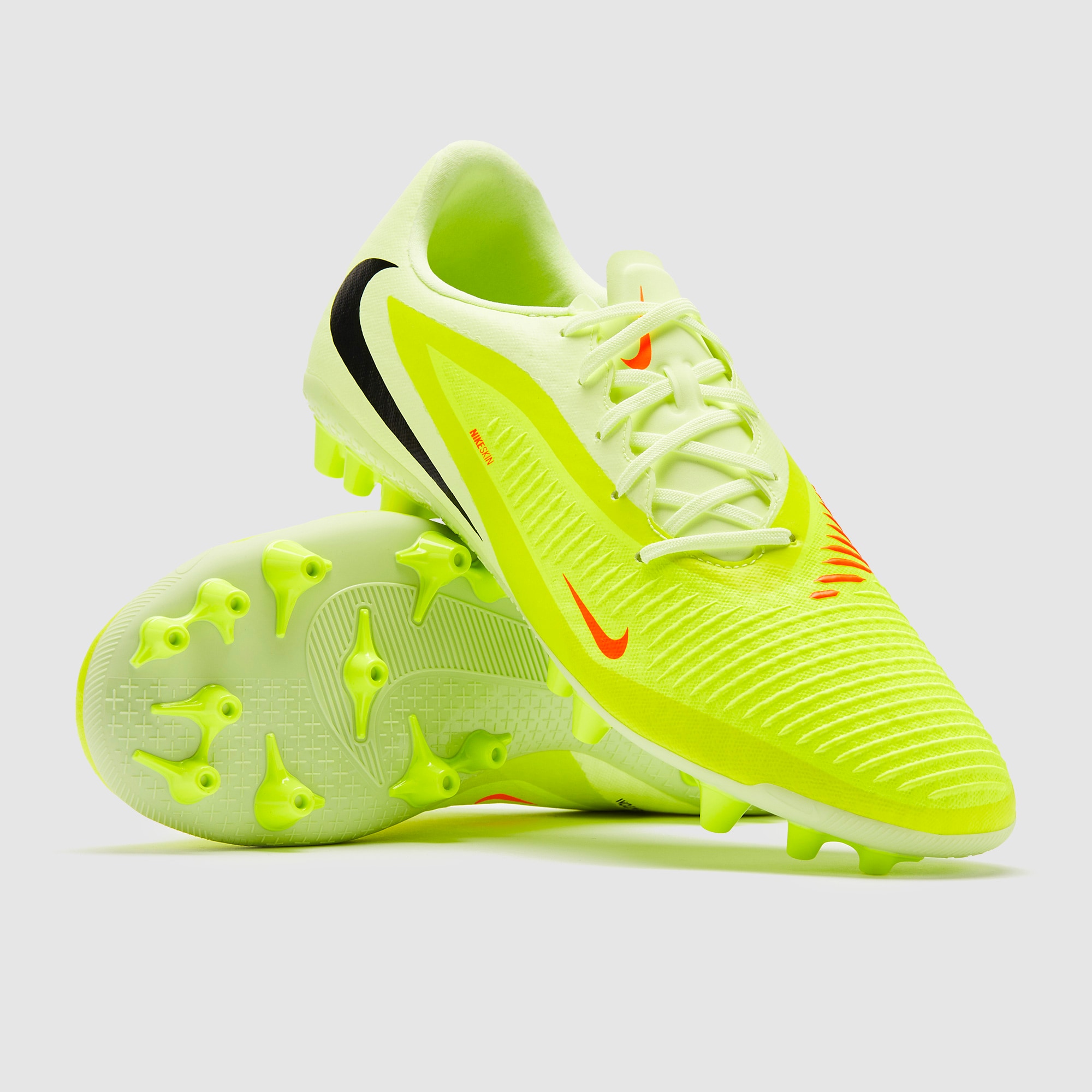 Nike Phantom 6 Academy Low AG - Limelight/Hyper Cramoisi/Noir Nike Phantom 6 Academy Low AG - Limelight/Hyper Cramoisi/Noir
