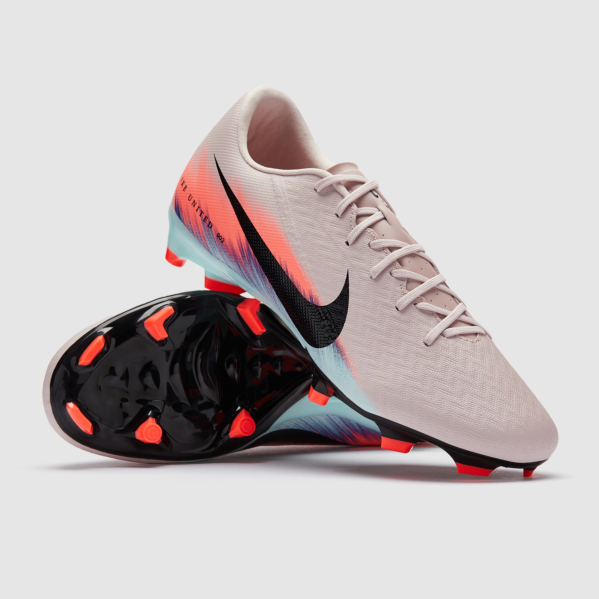 nike mercurial 37