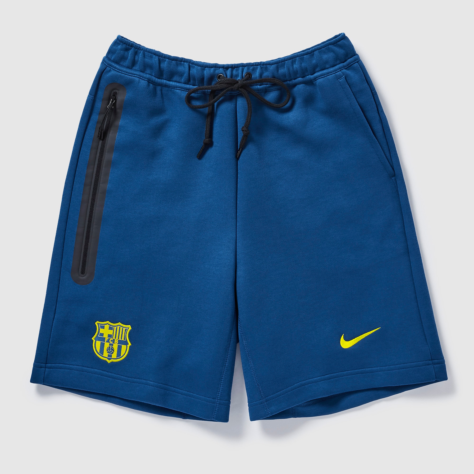 football nike shorts