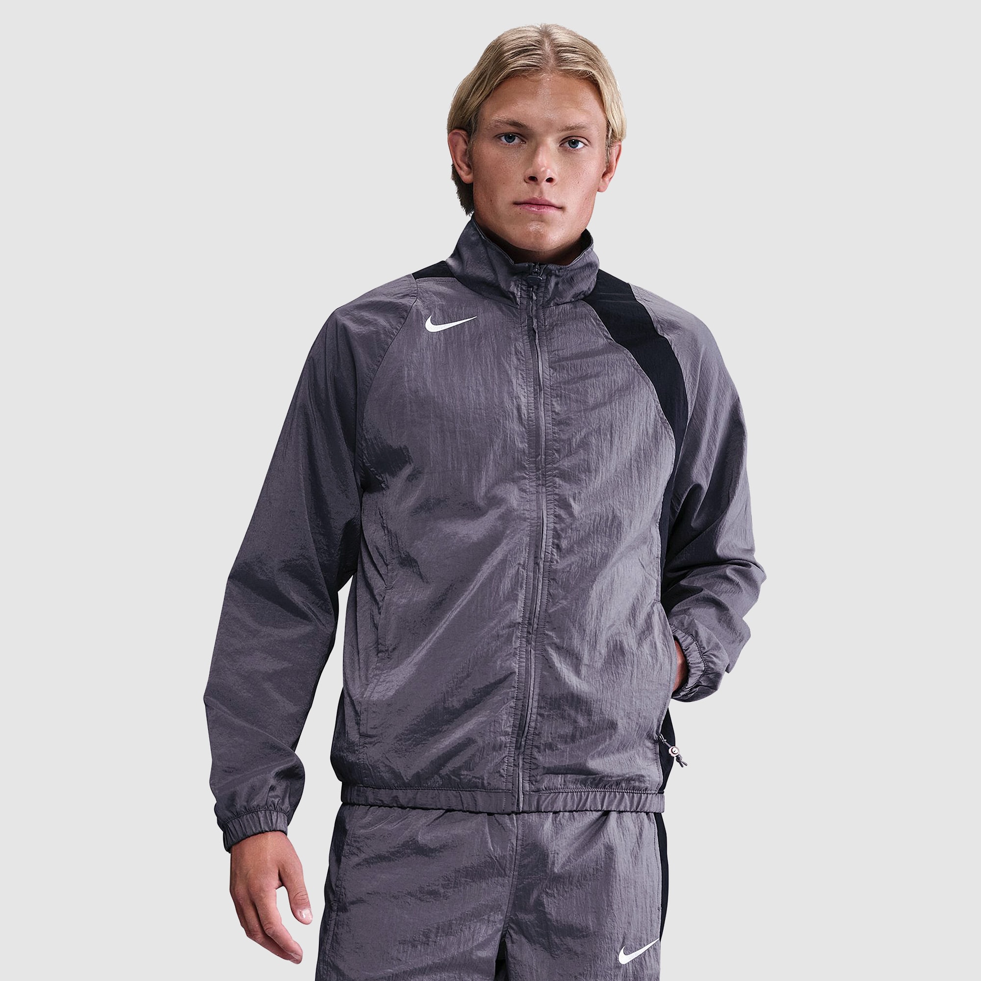 nike sportswear swoosh repel jacket