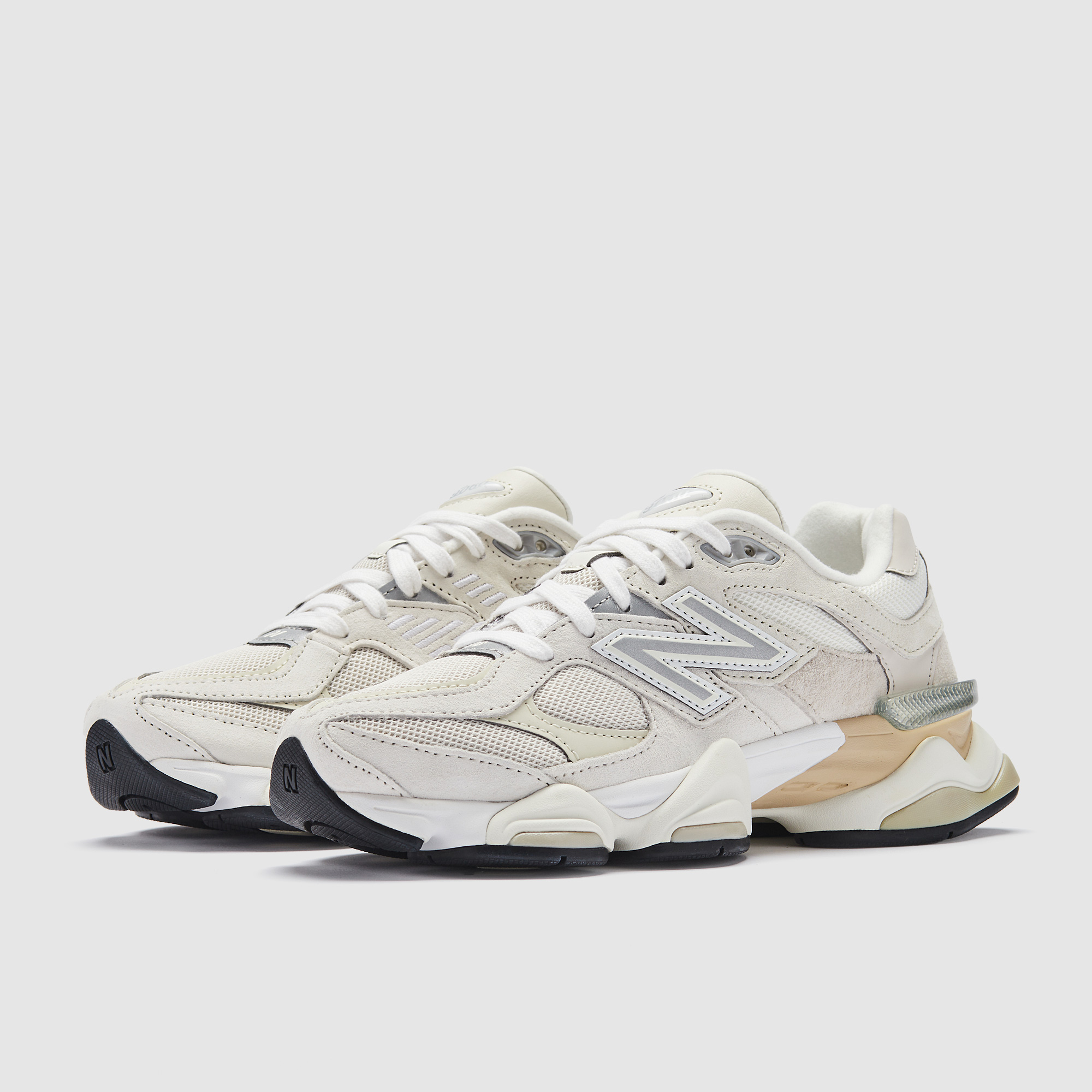 New Balance Womens 9060 Sea Salt Moonbeam Turtledove White  Size 4