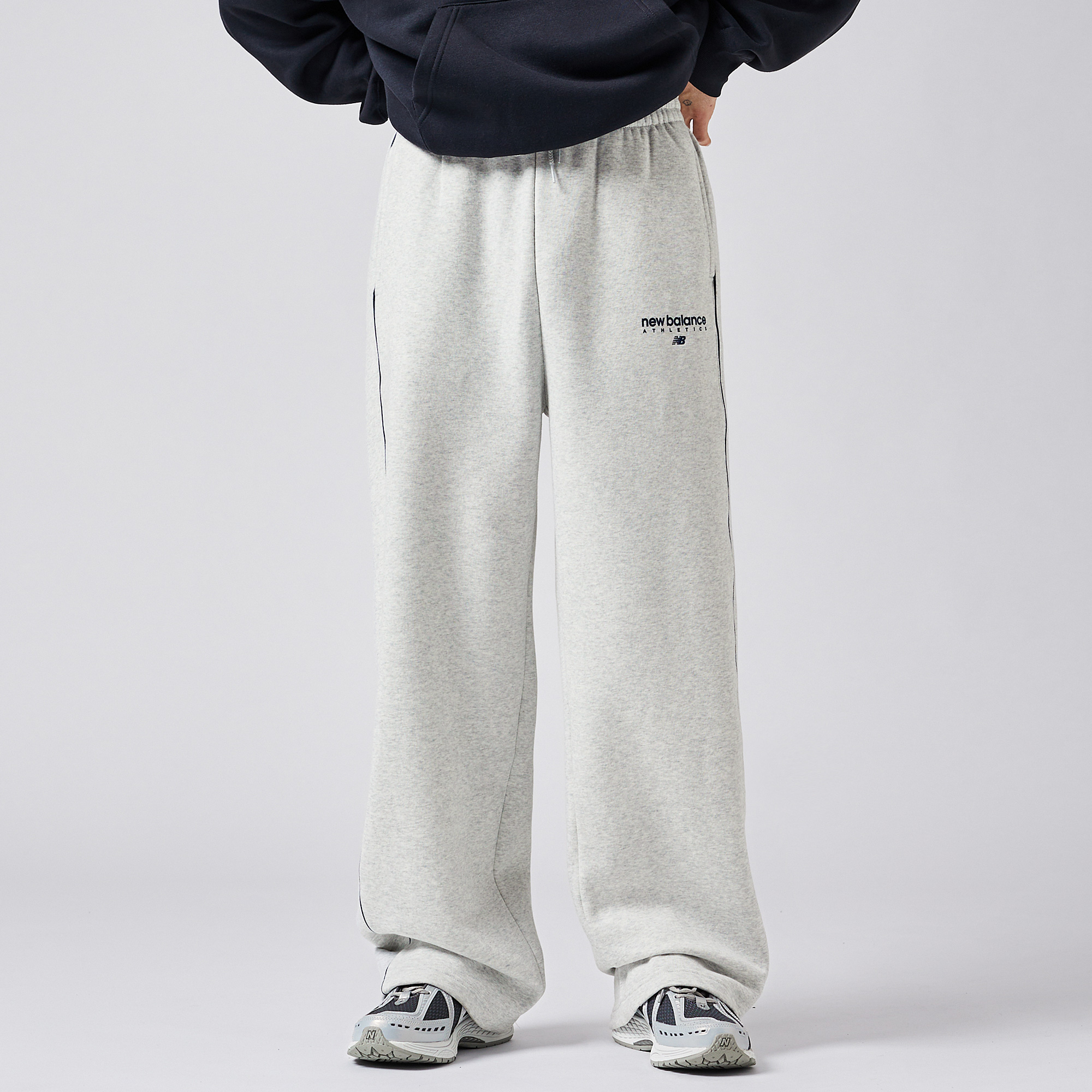 New Balance Linear Graphic Fleece Trousers Ash Heather Grey
