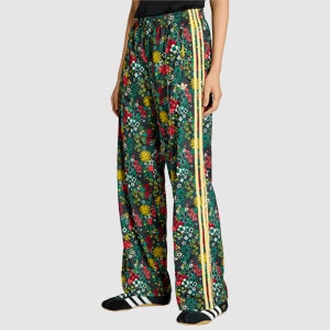 Pantalon de Survêtement ample adidas Originals x Liberty London | Pro:Direct Soccer