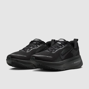 Nike Vomero 18 pour Femme - Noir/Noir/Gris Fumée Foncé/Gris | Pro:Direct Soccer